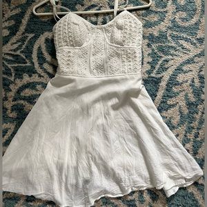 Woman’s white sundress (new)